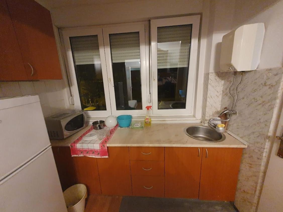 Nikola Hram Lägenhet Belgrad Exteriör bild