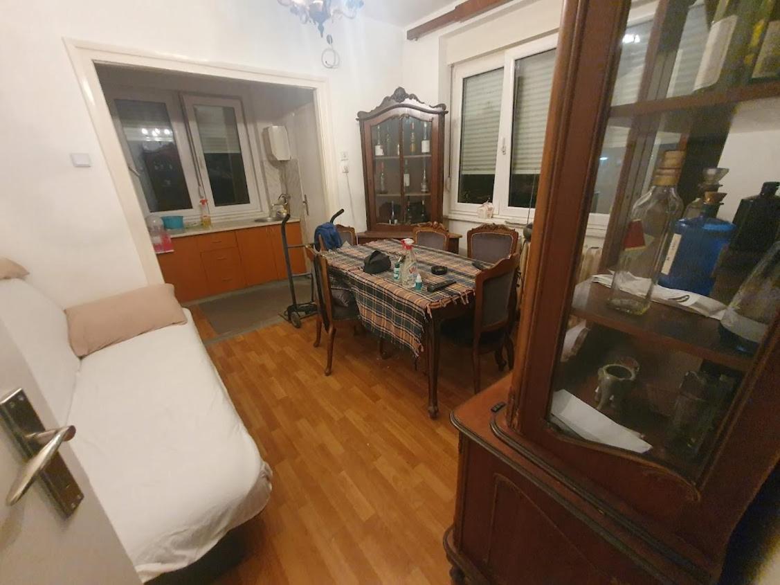 Nikola Hram Lägenhet Belgrad Exteriör bild